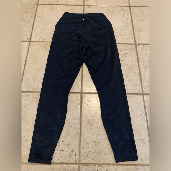 90 Degree By Reflex Navy Blue Camo Athletic Leggings - Size M - Picture 6 of 7